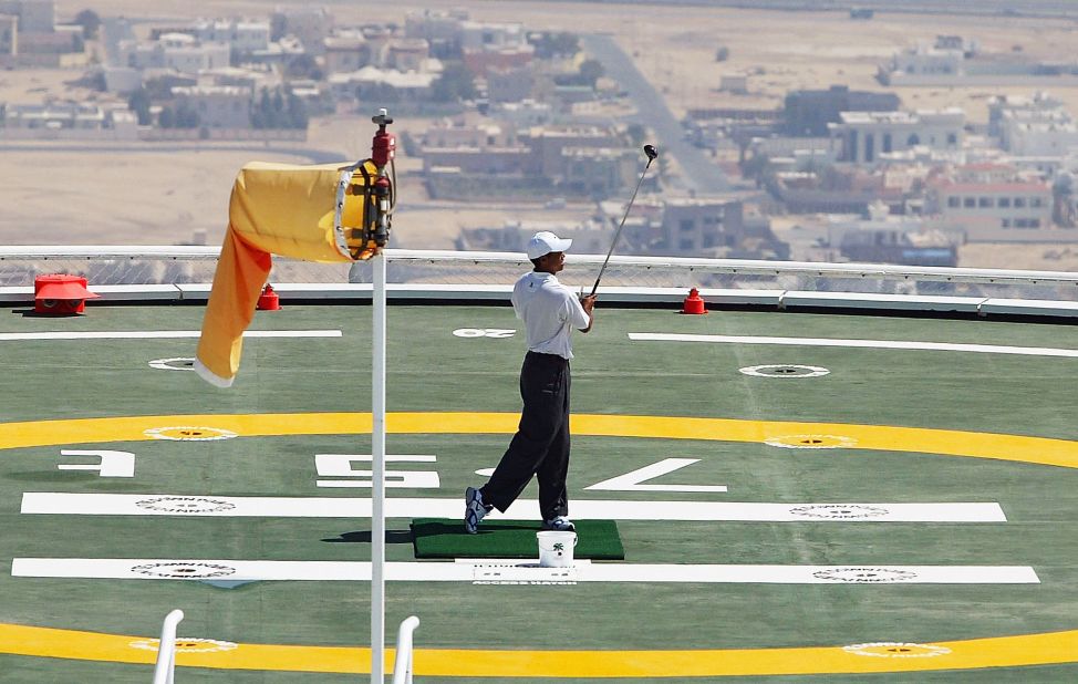 Tiger Woods teed off on the helipad before the 2004 Dubai Desert Classic.