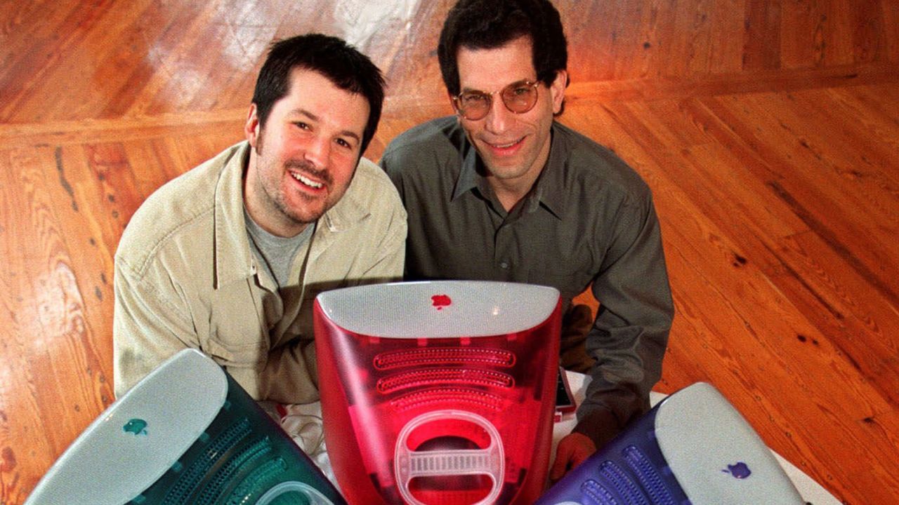 Jony Ive, left, and Apple's senior vice president of engineering Jon Rubinstein with iMacs in 1999.