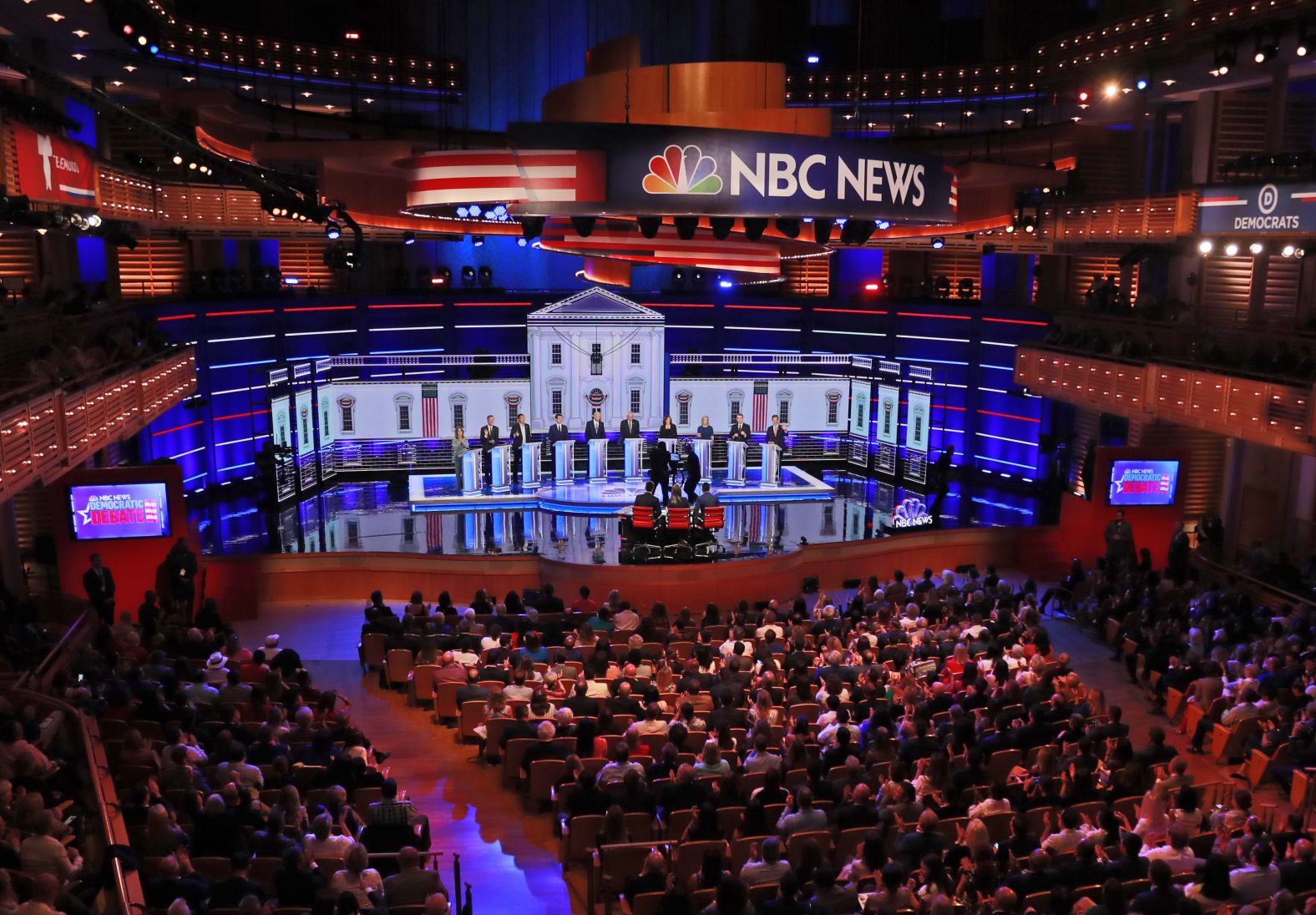 <a href="index.php?page=&url=https%3A%2F%2Fwww.cnn.com%2Fpolitics%2Flive-news%2Fdemocratic-debate-june-27-2019%2Fh_937a300a18896f3168ba87ce3d622dc6" target="_blank">The opening volleys of the second debate</a> offered an immediate contrast between the candidates' competing ideas about the direction of the party.