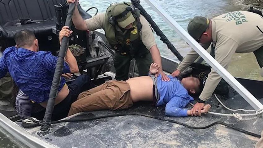 border patrol migrant teen almost drowns 2