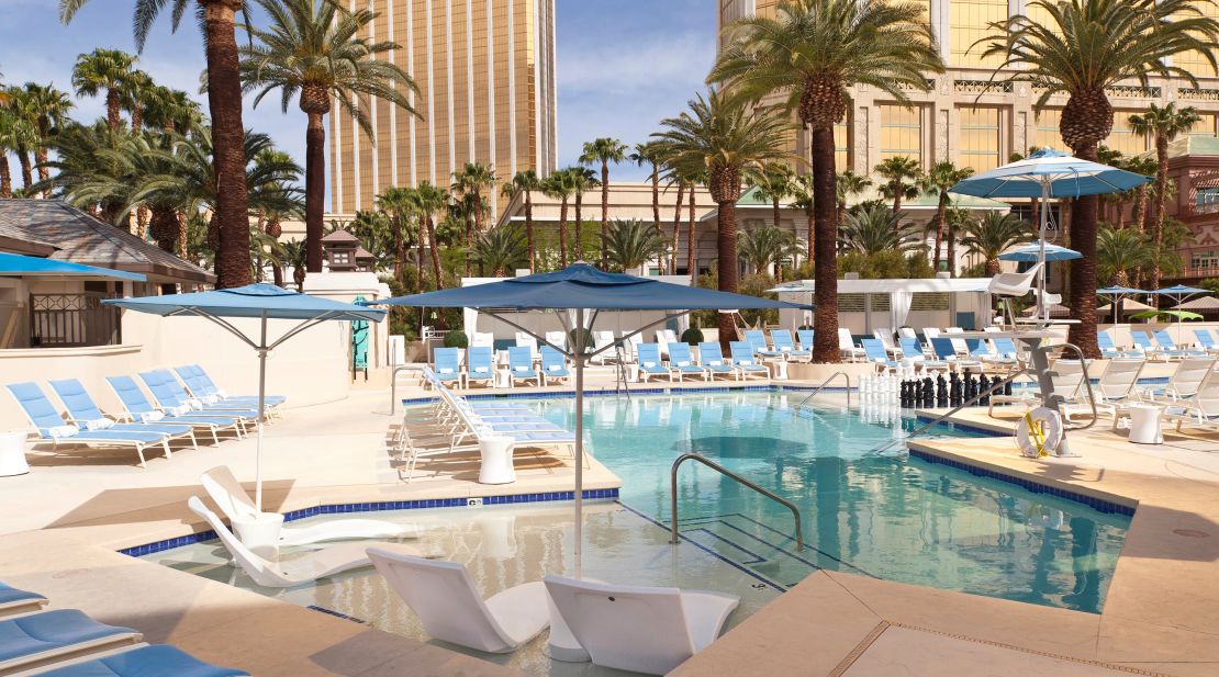 You Can Swim With Sharks in the Middle of the Desert at Las Vegas