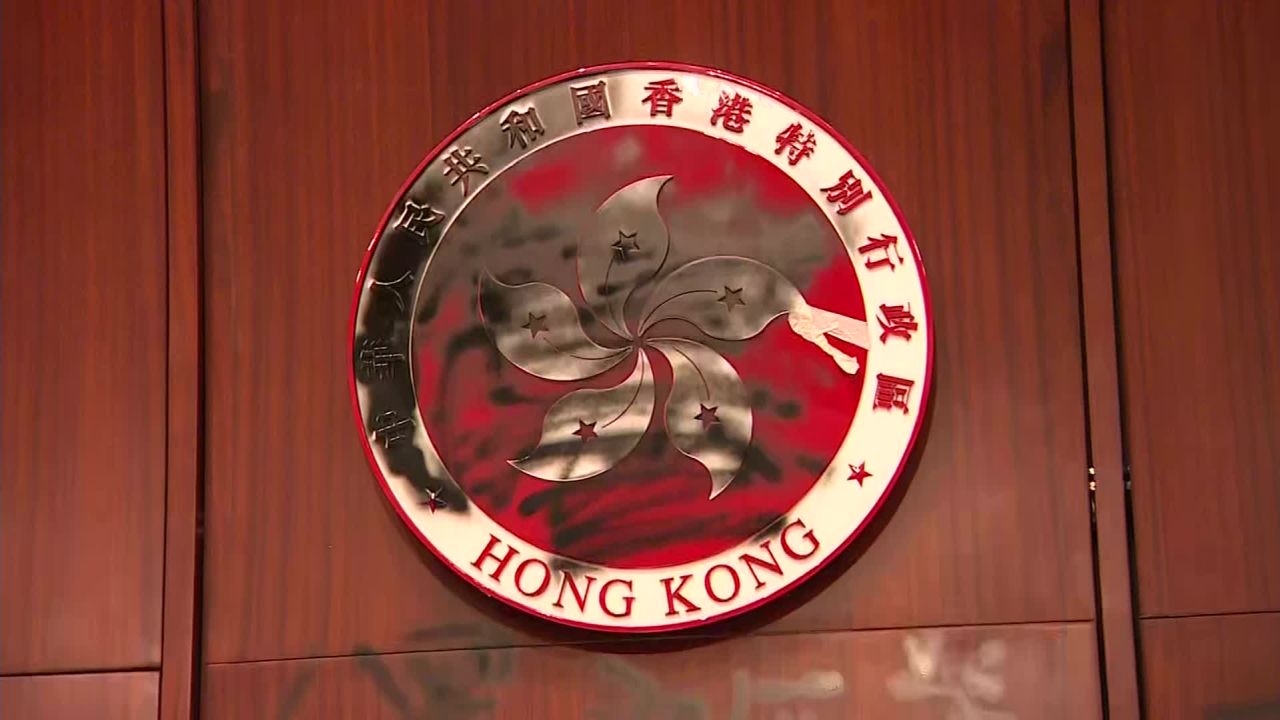 01-hk-vandalism