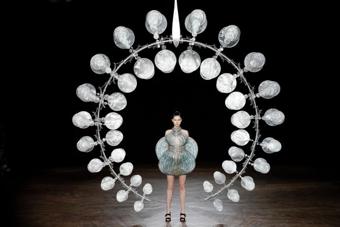 Iris van Herpen Haute Couture Autumn-Winter 2019