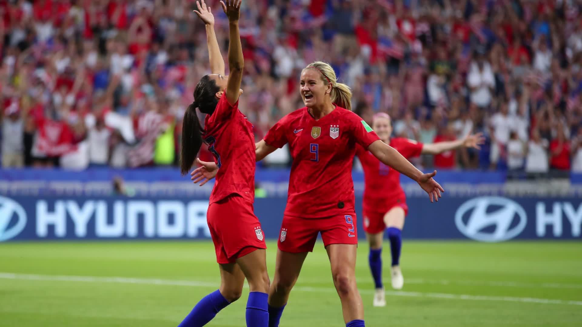 alex morgan goal celebration