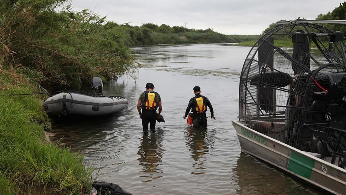 Border Patrol divers search for a missing 2-year-old girl in the Rio Grande.