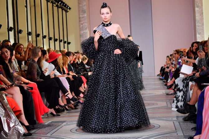 Giorgio Armani Prive Haute Couture Autumn-Winter 2019