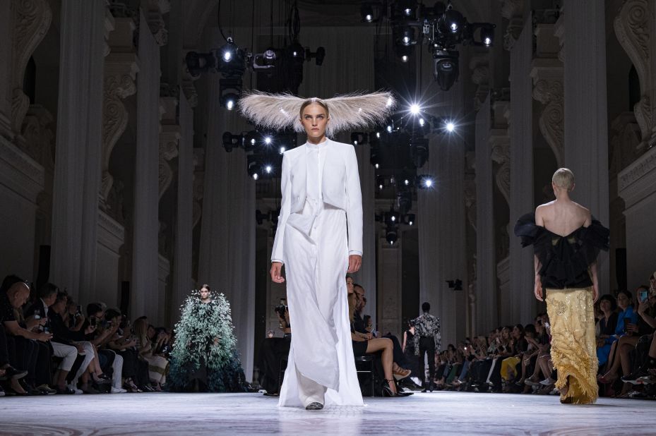 Givenchy Haute Couture Autumn-Winter 2019
