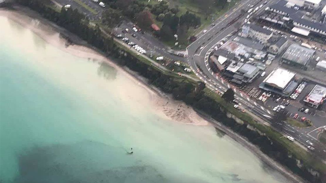 800,000 liters of waste water flowed into the freshwater Lake Taupo -- the largest lake in New Zealand.