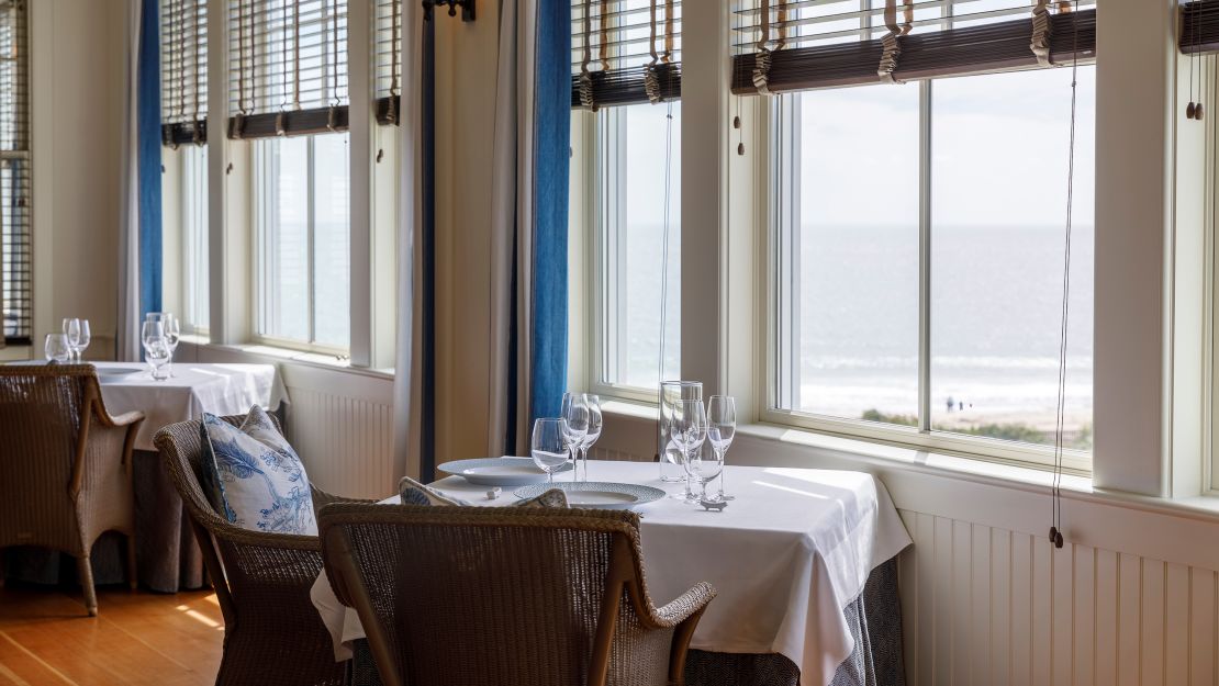 The Pacific breeze is made better with a delicious meal.
