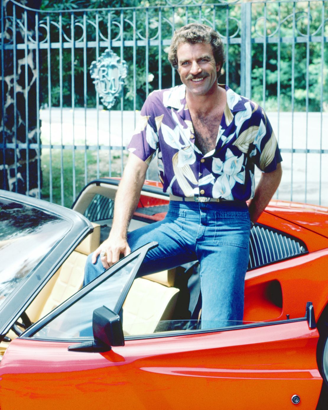 Tom Selleck as the in  'Magnum, P.I.', circa 1985. (Photo by Silver Screen Collection/Archive Photos/Getty Images)