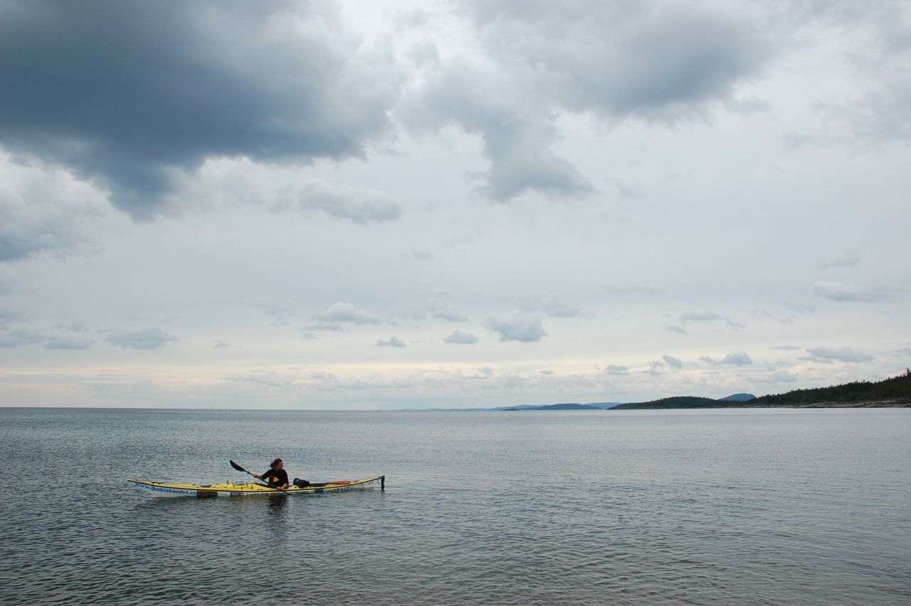 In 2008, Davidsson paddled a sea kayak around the Swedish and Finnish coast. The 3,660-kilometer journey took three months, but she wasn't alone the entire time. Davidsson's friend Maija was paddling in the other direction from the border of Russia and Finland. The two exchanged a high five at the midway point before heading off to complete their respective routes.