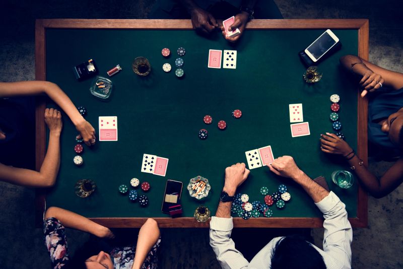 Facebook researchers trained AI to beat poker pros at Texas Hold Em CNN Business