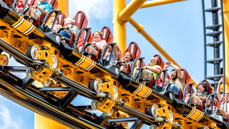 At its maximum speed, this coaster hits 75 miles per hour (121 kilometers per hour).