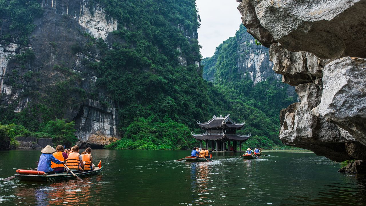 <strong>Trang An: </strong>Beyond the popular Quang Binh province lies the Trang An Scenic Landscape Complex Located in the northern Ninh Bình Province, it's another place to find beautiful caves.