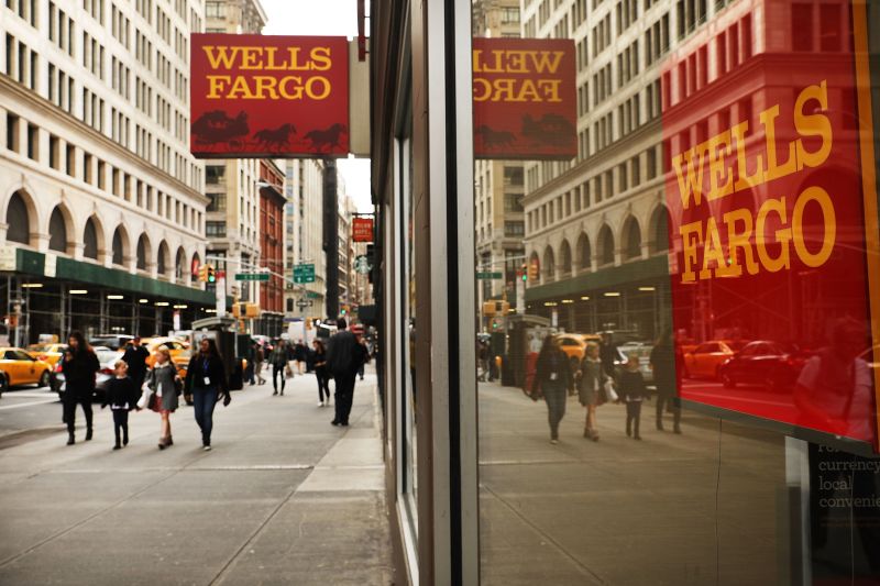 Wells Fargo s profit climbs 19 CNN Business