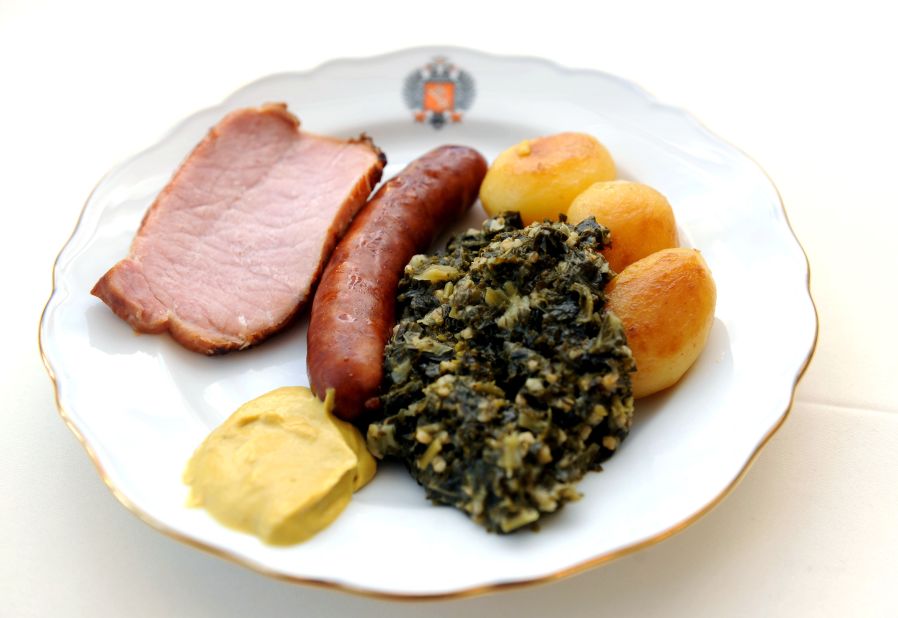 <strong>Pinkel mit grünkohl: </strong>Cooked kale and sausage is the winter comfort food staple.