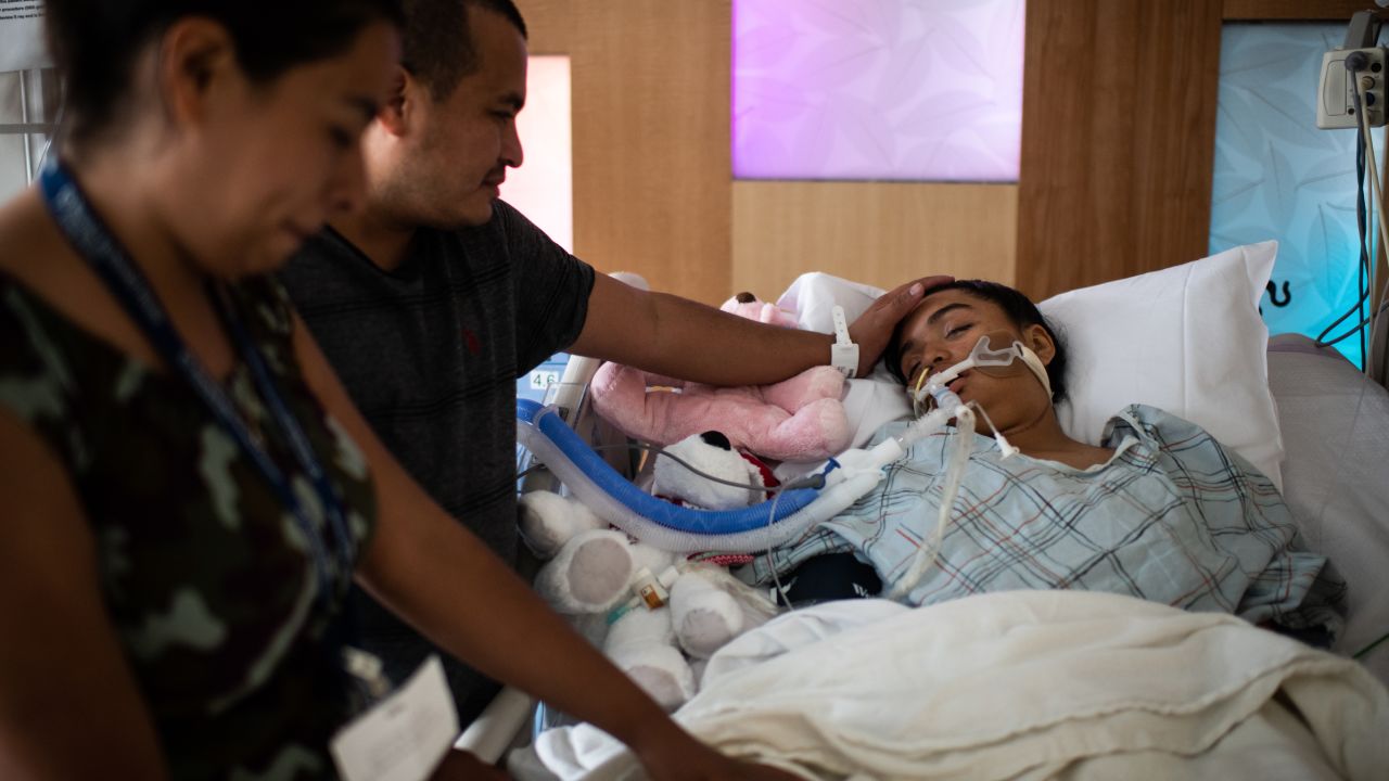 Gámez was at his daughter's bedside before she was taken off life support.