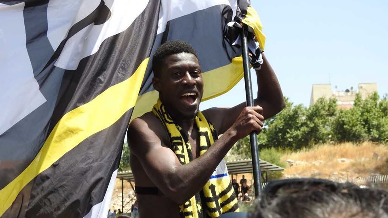 Ali Mohamed has signed for Israeli club Beitar Jerusalem.