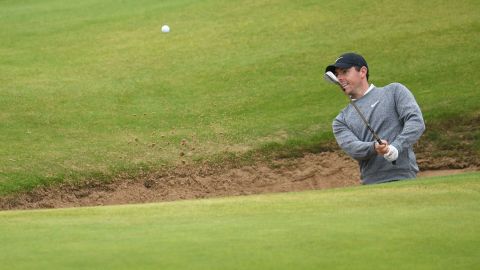 Rory McIlroy had the late crowd on the edge of their seats with his dramatic bid.