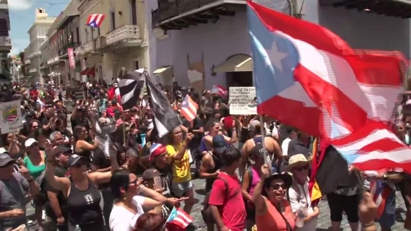 Live: Hundreds of thousands protest in Puerto Rico | CNN