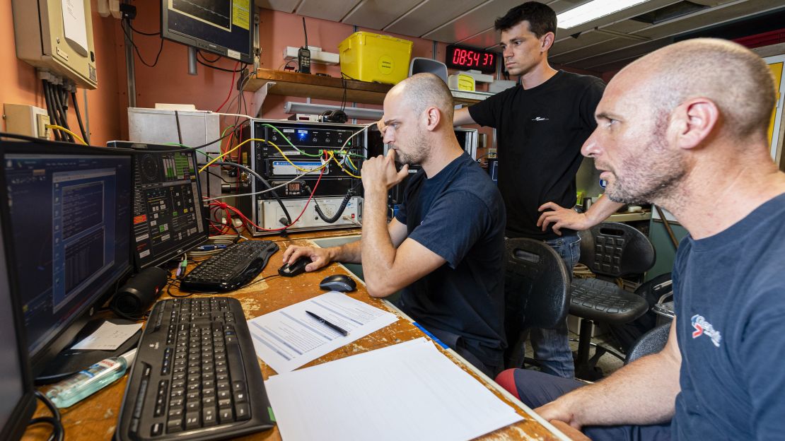 Researchers from Ocean Infinity search for the French submarine Minerve.