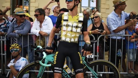 New Zealand's George Bennett wears an ice vest amid the French heat wave. 
