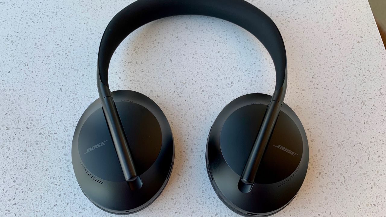 5-underscored bose 700 review.