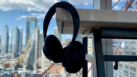 2-underscored bose 700 review.