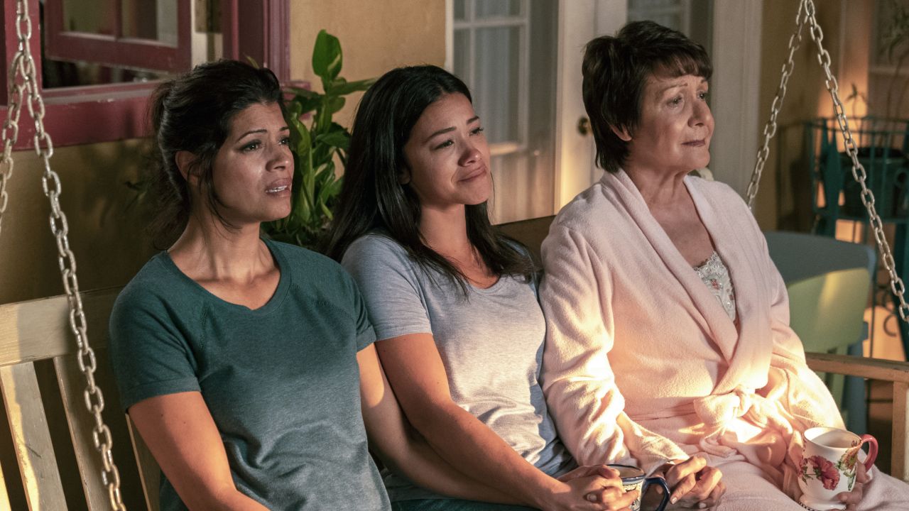 Andrea Navedo, Gina Rodriguez and Ivonne Coll in 'Jane the Virgin'