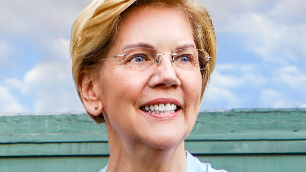 Elizabeth Warren I Could Go To College On A Waitress Salary Americans Cant Do That Anymore Cnn