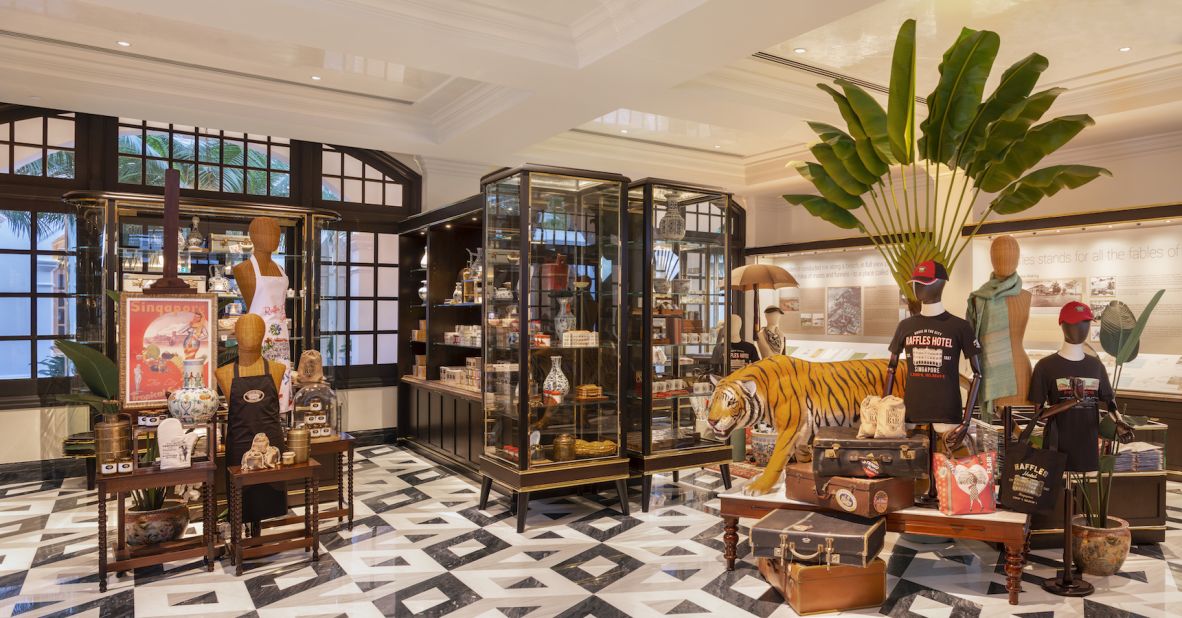 <strong>Raffles Boutique: </strong>The Raffles Boutique offers gourmet products including blended teas, specially commissioned leather goods and  Singapore Sling commemorative glasses.