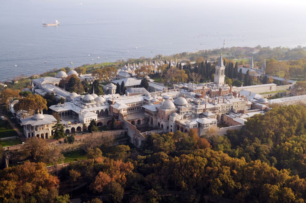 <strong>Topkapi Palace, Istanbul: </strong>Once home to Ottoman sultans, this sprawling palace overlooking the Bosphorus is now home to an impressive museum.
