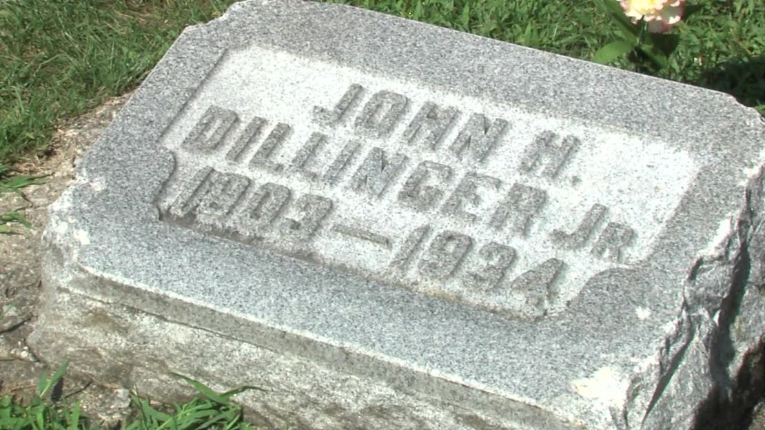 Dillinger's grave site.