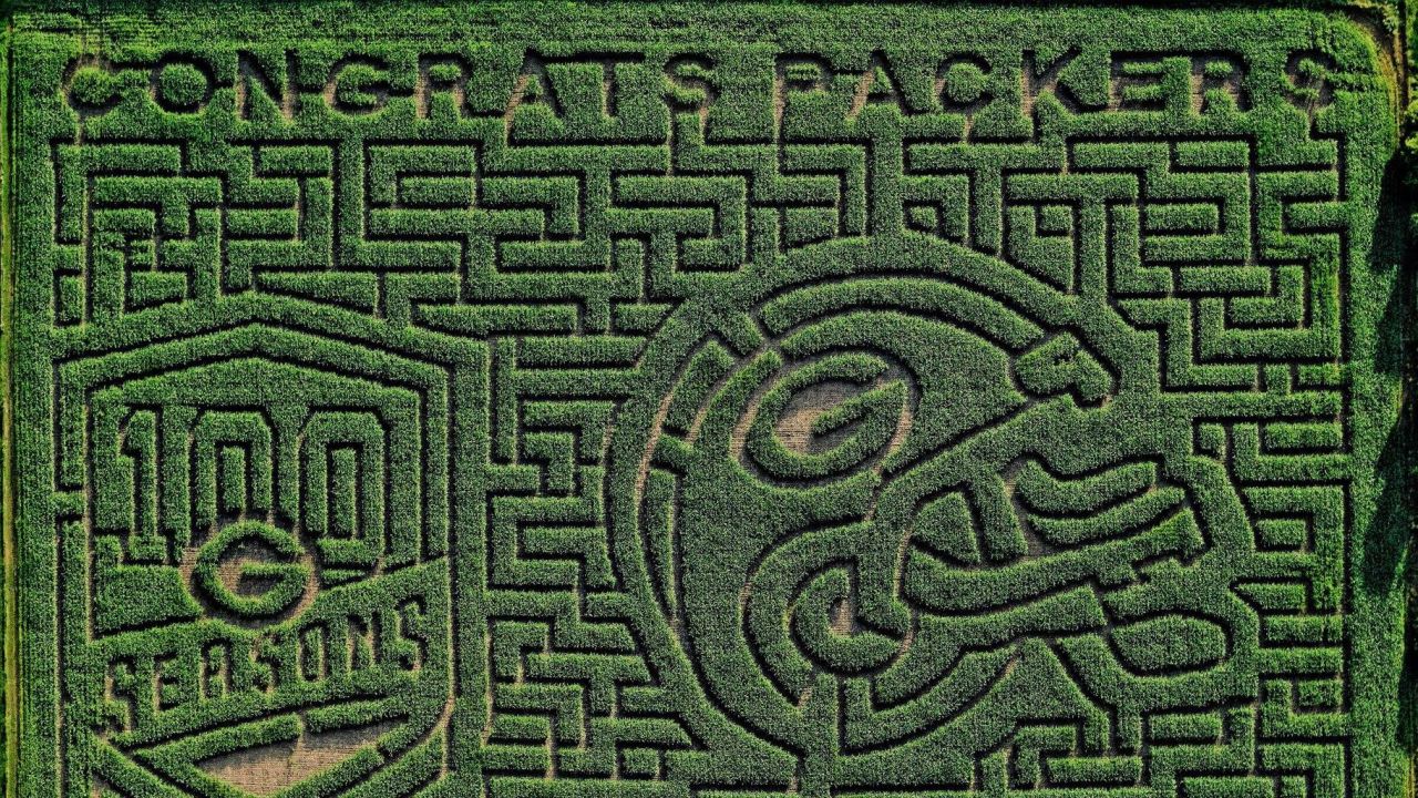 Last year's maze honored the Green Bay Packers.