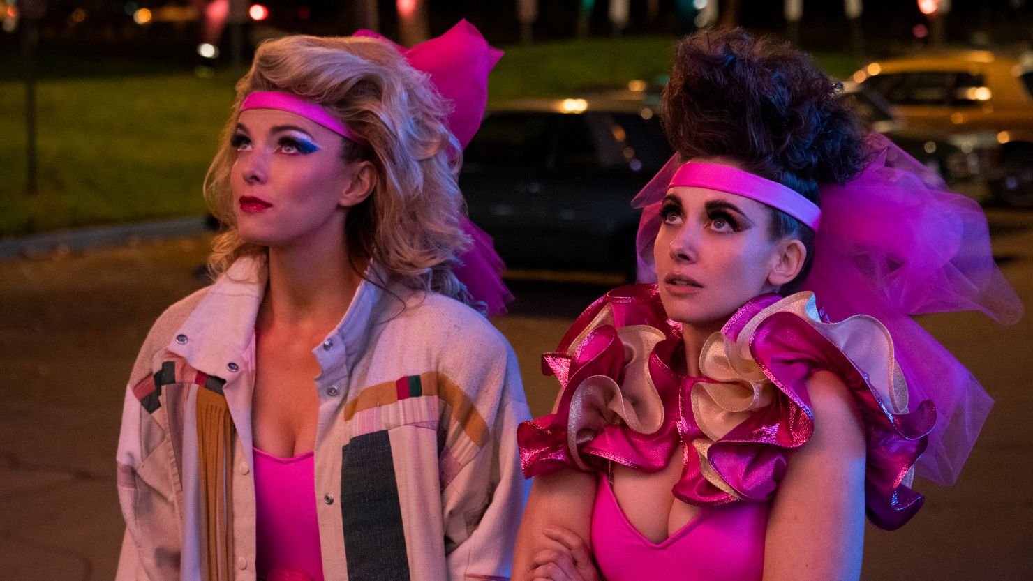Betty Gilpin, Alison Brie in 'GLOW'