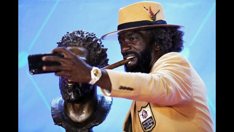 Ed Reed takes a selfie with his bust during his enshrinement into the Pro Football Hall of Fame at Tom Benson Hall of Fame Stadium on Saturday, August 3 in Canton, Ohio. 