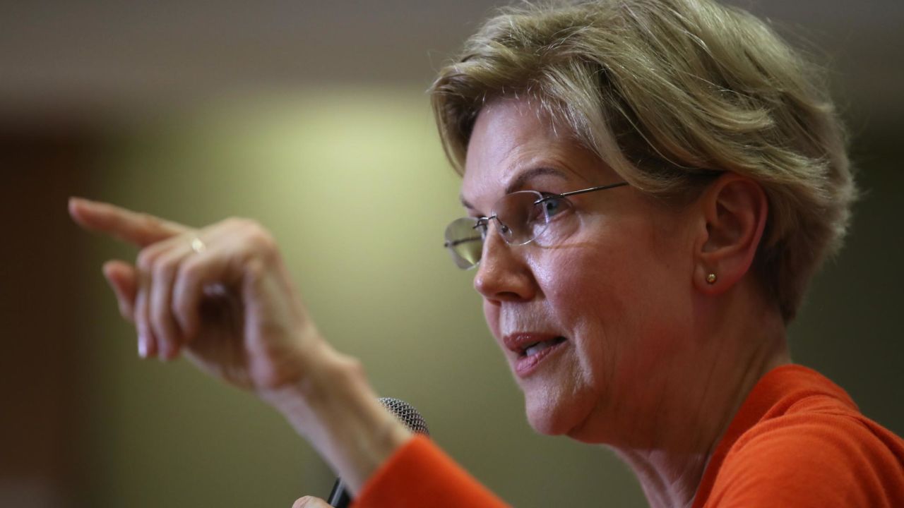 SIOUX CITY, IOWA - JULY 18: Democratic presidential hopeful, U.S. Sen. Elizabeth Warren (D-MA) speaks during a town hall campaign event on July 18, 2019 in Sioux City, Iowa. Warren is campaigning in Iowa as she trails in the polls Democratic front runner, former U.S. Vice President Joe Biden.  (Photo by Justin Sullivan/Getty Images)