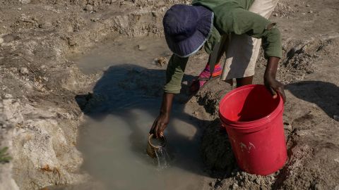  Zimbabwe is facing an acute water shortage after this year's drought.