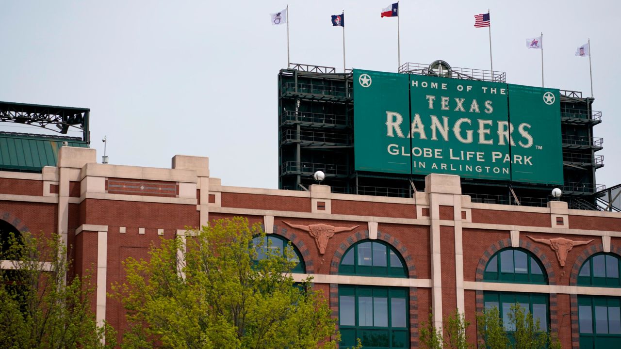 Texas Rangers on X: Visiting team clubhouse in Yankee Stadium. Guys  relaxing before BP. #TexasTweetScenes  / X
