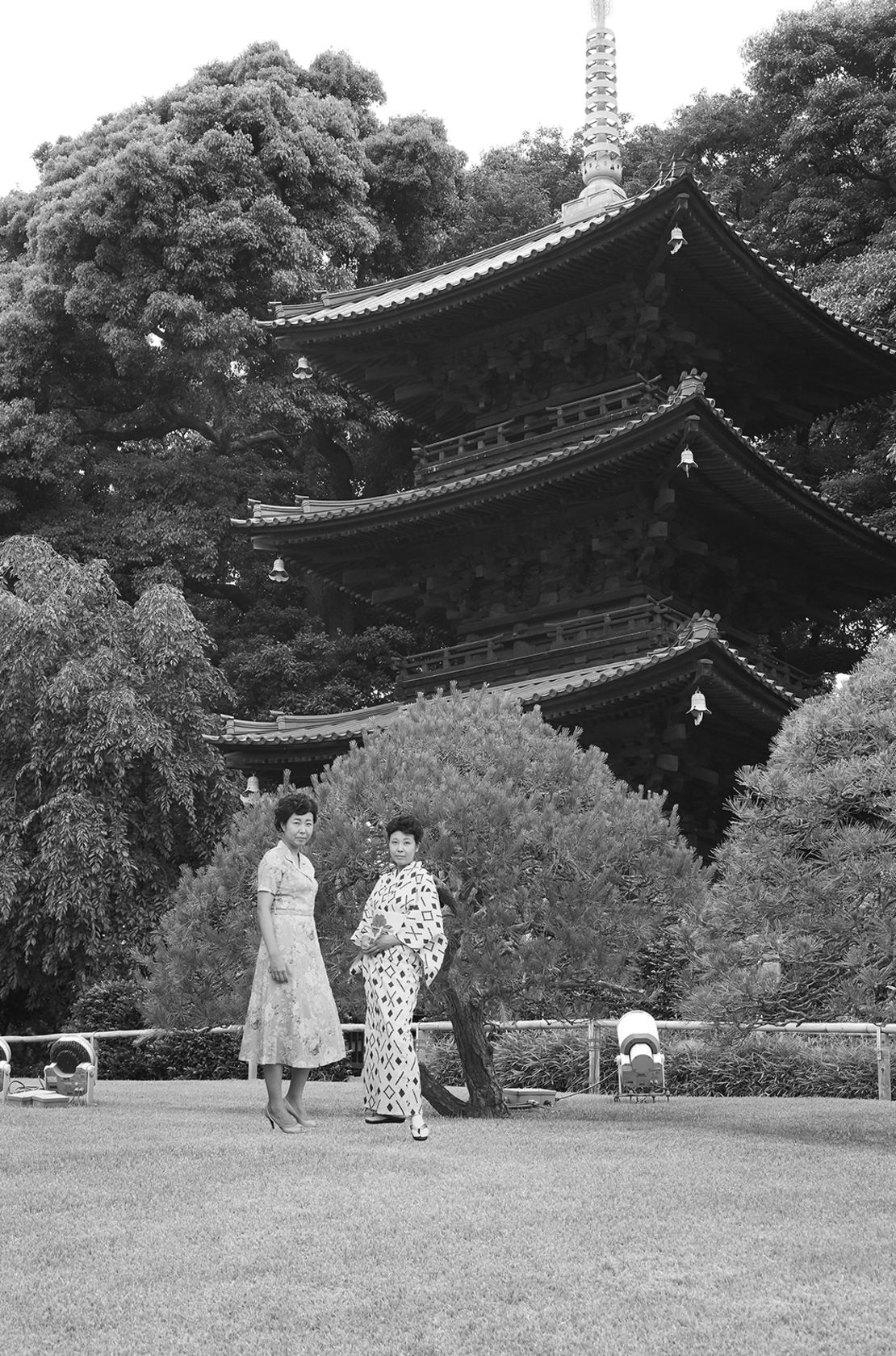 Yamada reconstructed images from 10 family albums she salvaged from stalls and online shops in Germany and Japan. 