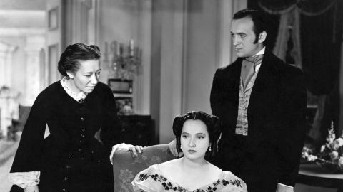 Merle Oberon, Flora Robson and David Niven in "Wuthering Heights" (Photo by Donaldson Collection/Getty Images)