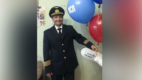 Ural Airlines pilot Damir Yusupov, 41, whose skillful landing saved the lives of all 226 passengers and 7 crew members on board.
