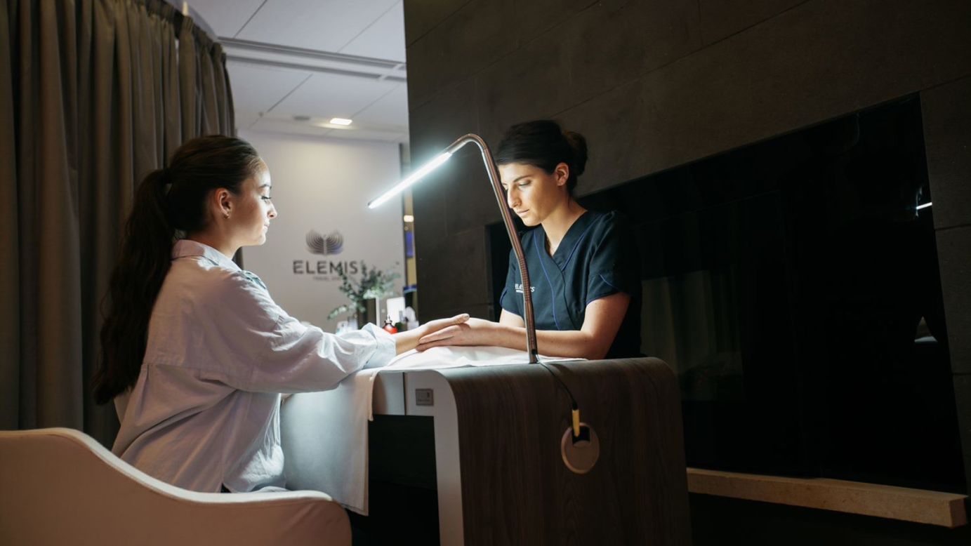 <strong>Elemis spa: </strong>There's an Elemis spa available to premium customers at both Heathrow and JFK. 