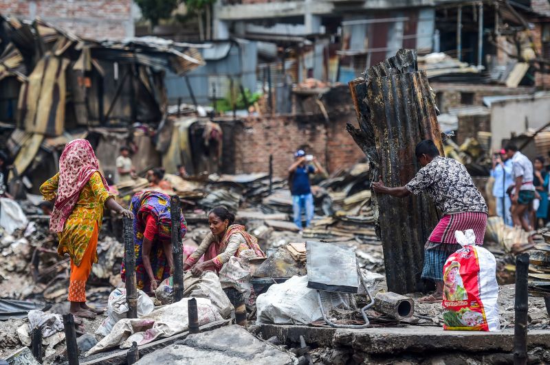 Bangladesh Slum Fire Leaves 10,000 People Homeless | CNN