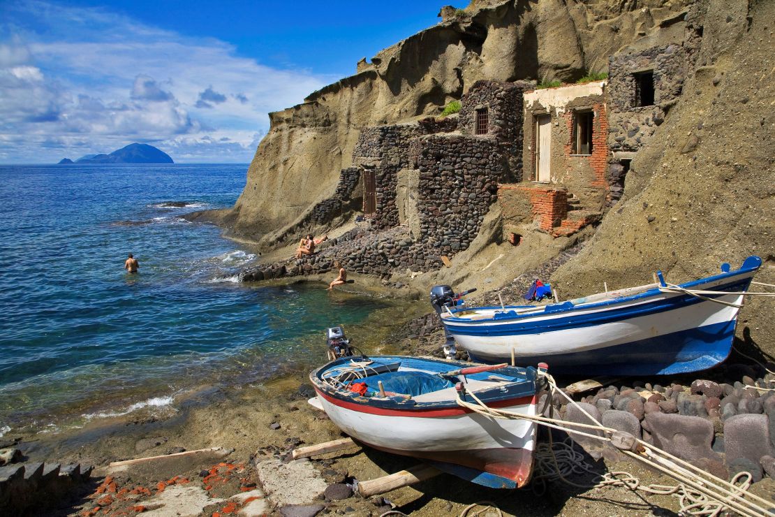 The port area of Santa Marina Salina is the busiest part of the island, with small boutiques, ceramic stores and other specialty shops lining the short main street of Via Risorgimento.