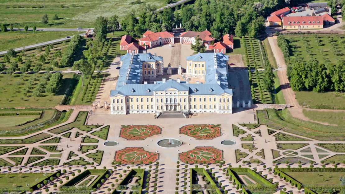 Built for the Dukes of Courland, Rundāle Palace was designed by Francesco Bartolomeo Rastrelli.