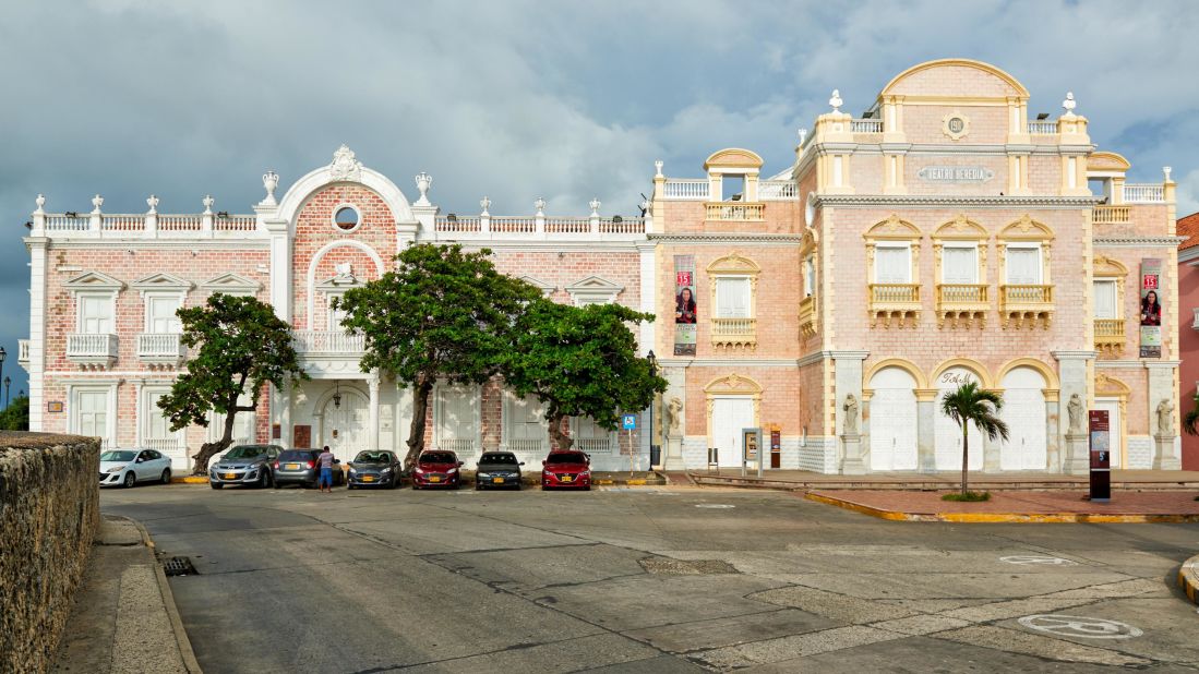 <strong>Teatro Heredia:</strong> One of the city's most beautiful buildings is this candy-pink theater.