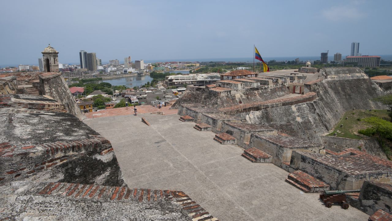 <strong>San Felipe Castle:</strong> This historic site is located just outside of Cartagena atop the Hill of San Lázaro.
