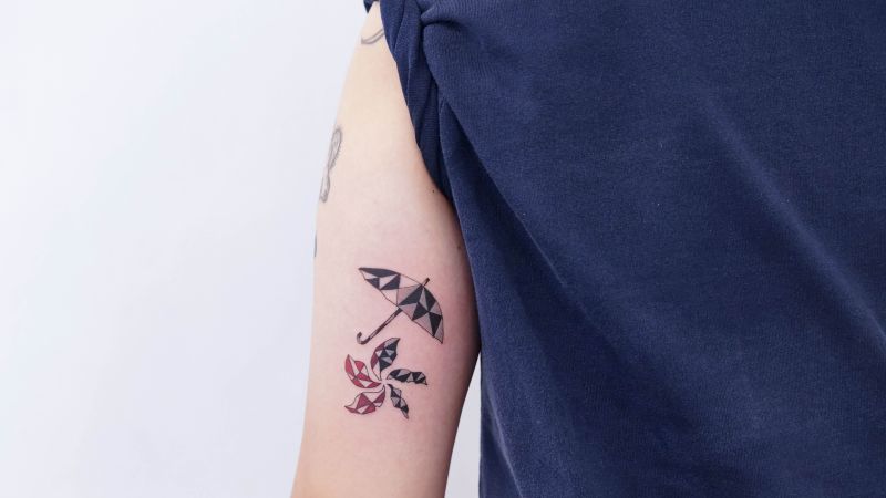 Hong Kong tattoo artist puts support for protests in ink  National   Globalnewsca