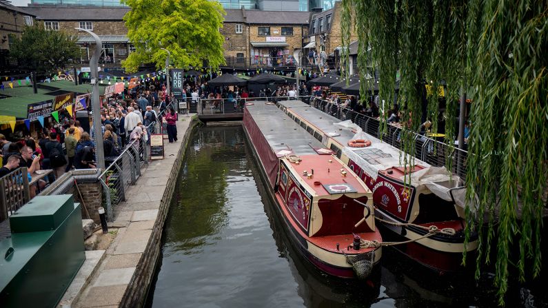 <strong>Camden Market: </strong>Camden Market gets crowded at the weekend, but you can escape the mayhem by taking a narrowboat tour along the canal to Little Venice. 